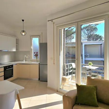 Lura 3 Homes 256 *